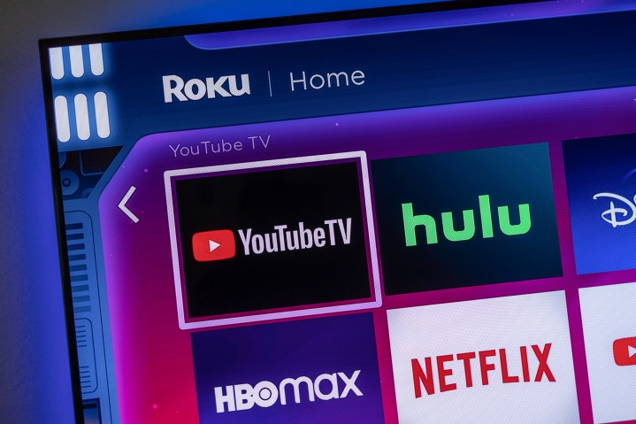 تطبيقي YouTube TV و Hulu على شاشة Roku الرئيسية.