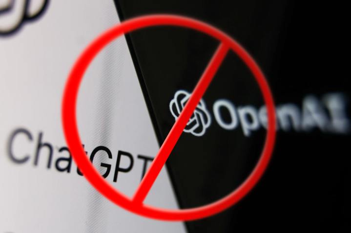 تم وضع علامة على شعارات OpenAI و ChatGPT لا تدخل بدائرة حمراء ورمز خط.